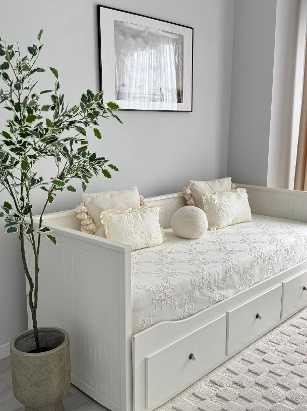 Bahar Model Divan Yatak Örtüsü – 150x230 cm – Krem Nakışlı