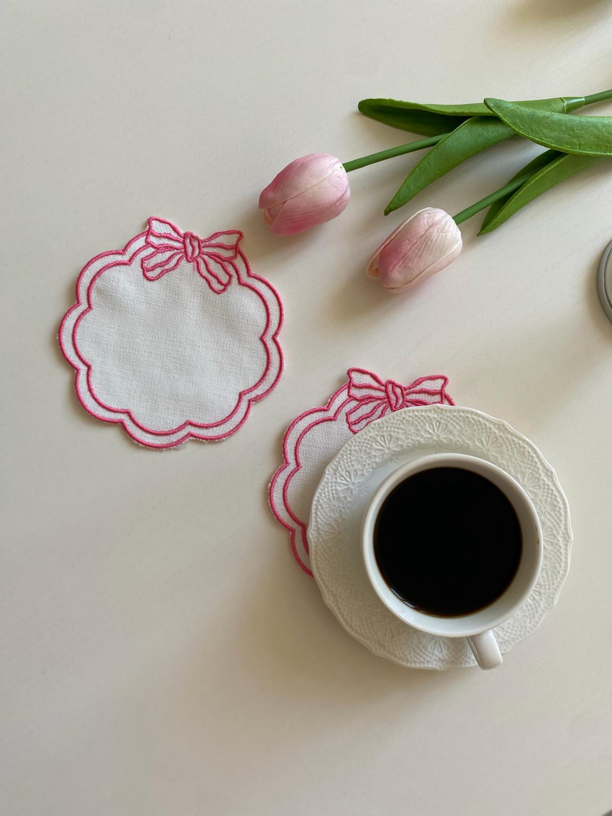 Rosetta 2’li Nakışlı Fiyonklu Kahve Sunumluğu – Pembe