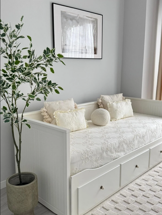 Bahar Model Krem Nakışlı Divan Yatak Örtüsü – Pamuklu Tek Kişilik Örtü